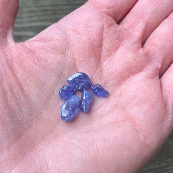 Tanzanite Small Tumbled Crystals Set Of 5 - Picture 4 of 7